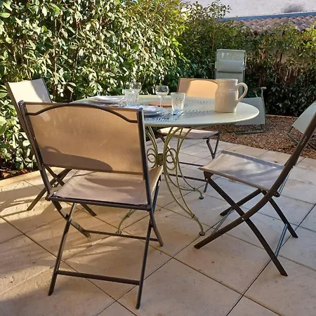 Sous Le Tilleul Apartment *